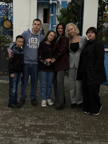 В преддверии большого православного праздника Троицы старшие воспитанники посетили православный храм Благовещения Пресвятой Богородицы.