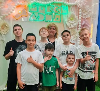 Воспитанники посетили «Максилэнд», где ребята смогли вдоволь напрыгаться на батутах, повеселиться и выплеснуть свою энергию. Это отличный способ активно провести время и зарядиться позитивом!