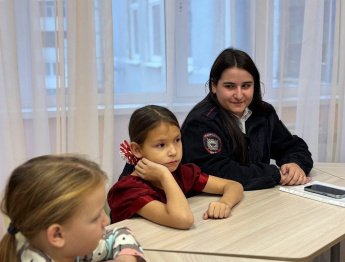 В рамках Декады правового просвещения инспектор ОПДН ОУУП и ПДН ОМВД России по Засвияжскому району г. Ульяновска, мл. лейтенант полиции Пантюхина И.В., провела профилактическую беседу с несовершеннолетними на тему "Распитие алкогольных напитков".